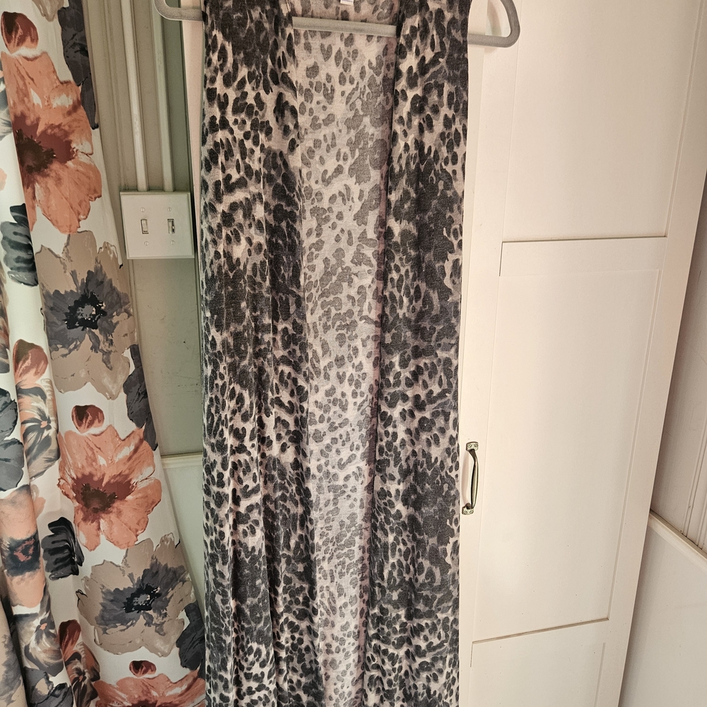 Lularoe Joy Black & Gray Animal Print Duster, Size Large